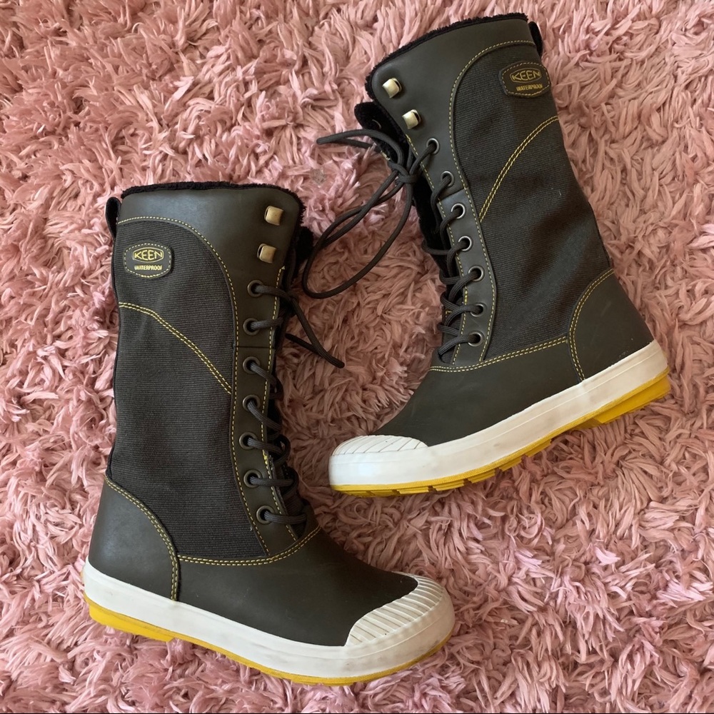 Keen Elsa Tall Beluga Waterproof Boot size 6